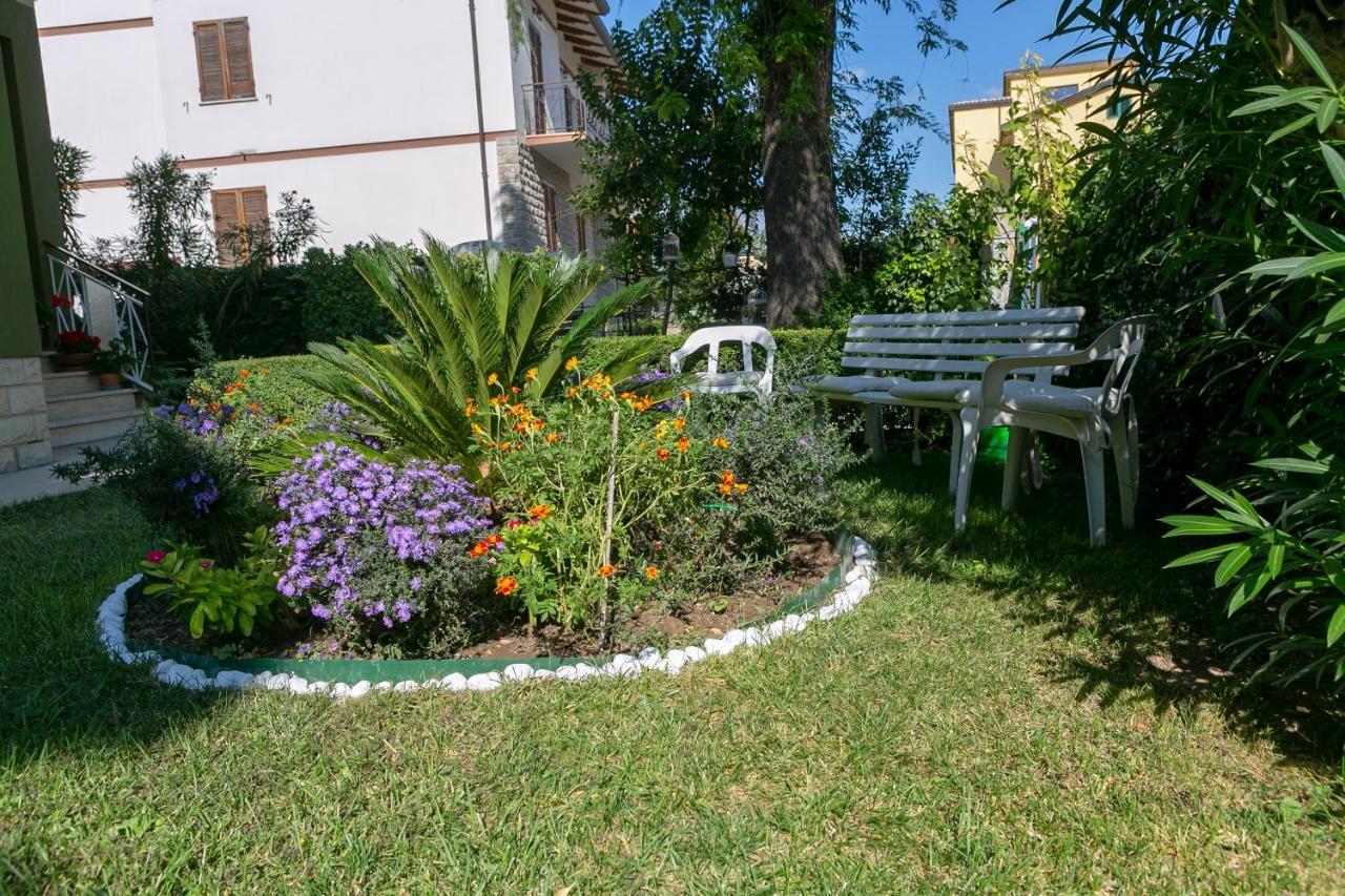 Appartamento Casa Vacanze Enjoy Assisi Bagian luar foto